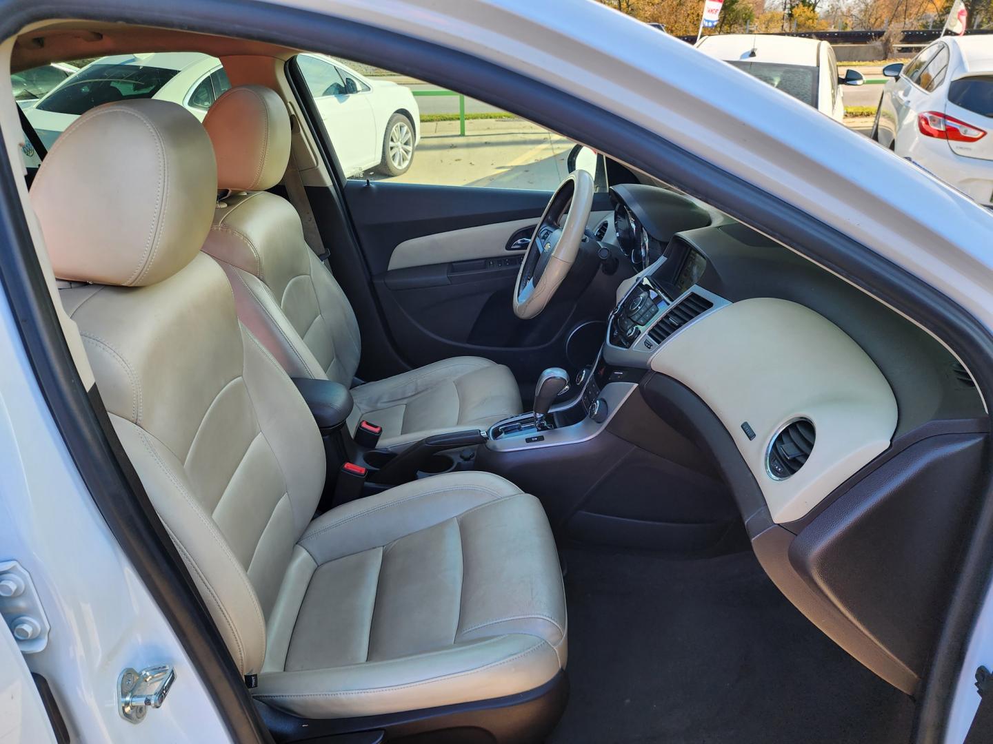 2015 WHITE Chevrolet Cruze LTZ (1G1PG5SB5F7) , AUTO transmission, located at 2660 S.Garland Avenue, Garland, TX, 75041, (469) 298-3118, 32.885551, -96.655602 - Welcome to DallasAutos4Less, one of the Premier BUY HERE PAY HERE Dealers in the North Dallas Area. We specialize in financing to people with NO CREDIT or BAD CREDIT. We need proof of income, proof of residence, and a ID. Come buy your new car from us today!! This is a very well cared for 2015 CH - Photo#21